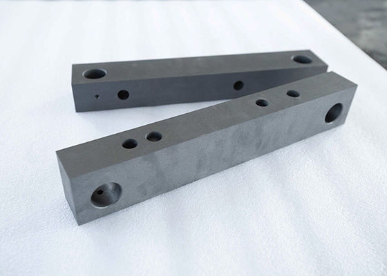 फर्नेस हीटिंग पार्ट्स के लिए 1.83g / Cm3 ग्रेफाइट कनेक्टर्स