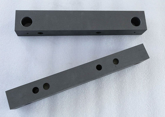 फर्नेस हीटिंग पार्ट्स के लिए 1.83g / Cm3 ग्रेफाइट कनेक्टर्स